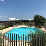Hébergement de vacances Les Cabanes De *