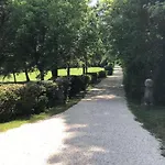 Les Cabanes De