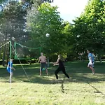 Les Cabanes De Hébergement de vacances Rouffignac-Saint-Cernin-de-Reilhac