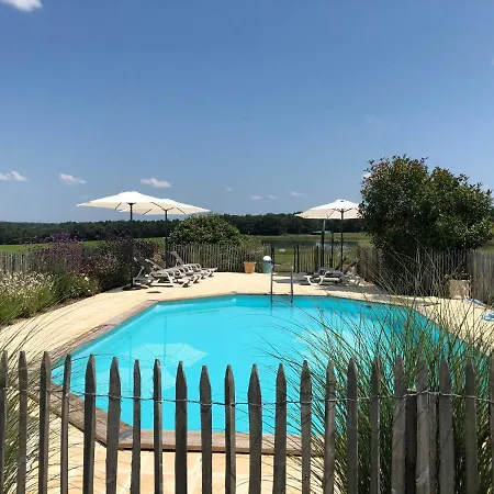 Holiday home Les Cabanes De *