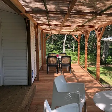 Сasa de vacaciones Les Cabanes De