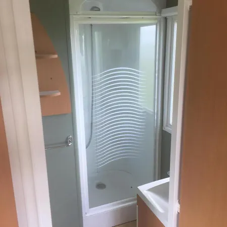 Les Cabanes De *