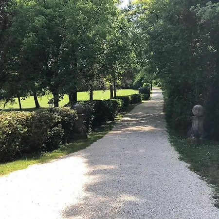 Les Cabanes De