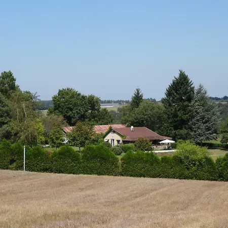 Les Cabanes De Holiday home