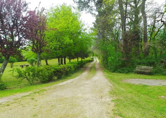 Les Cabanes De Hébergement de vacances Rouffignac-Saint-Cernin-de-Reilhac